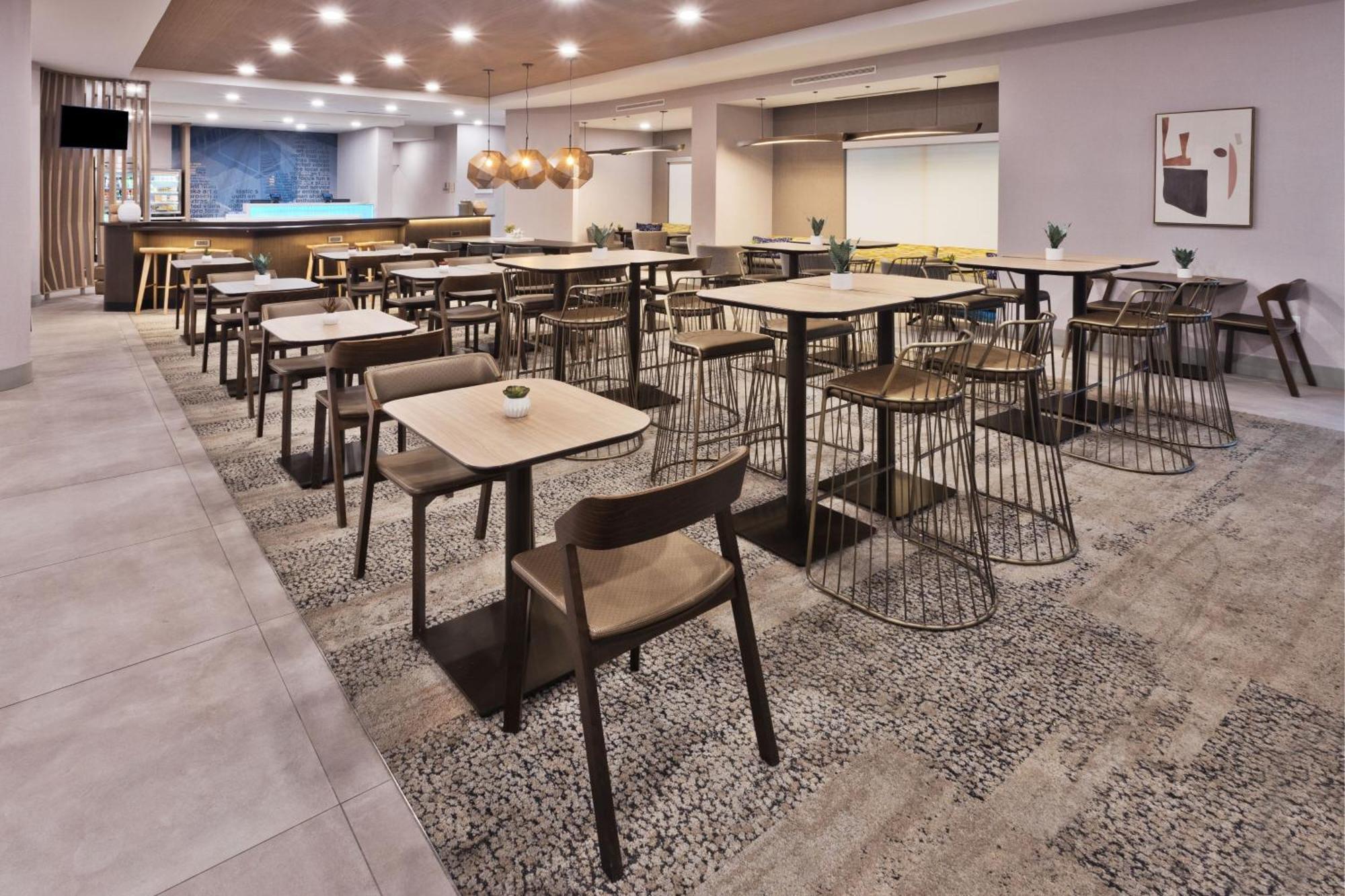 Springhill Suites Birmingham Colonnade מראה חיצוני תמונה
