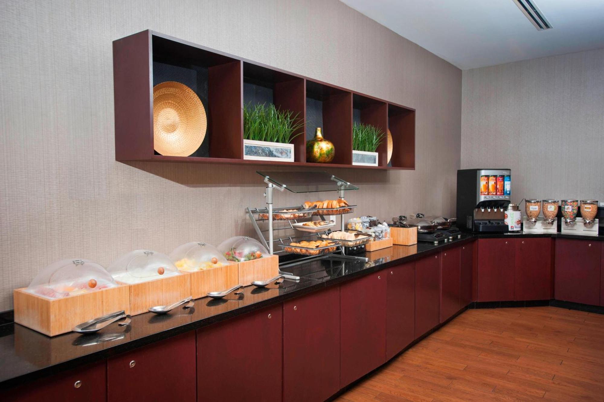 Springhill Suites Birmingham Colonnade מראה חיצוני תמונה